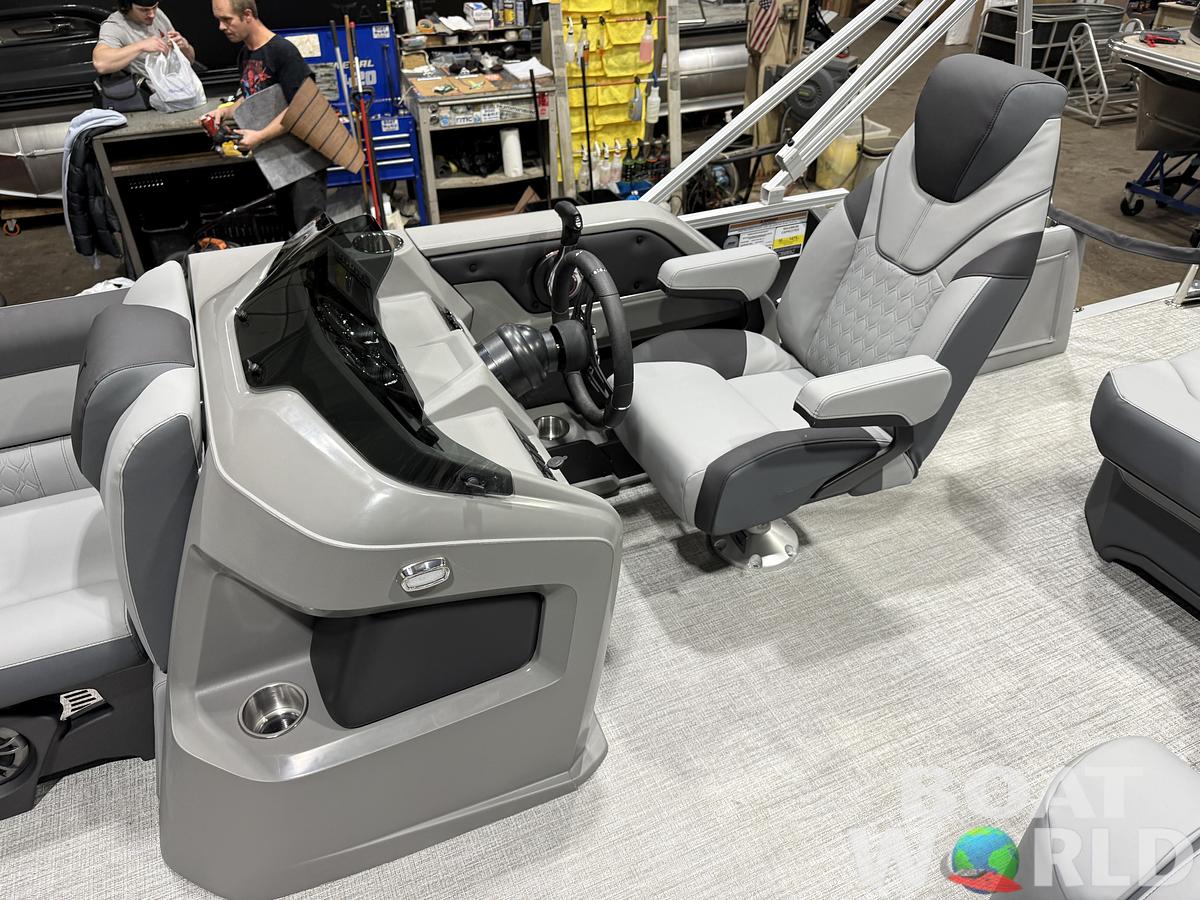 2026 Tahoe Pontoons LTZ 1985 Cruise Rear Bench (CRB) 