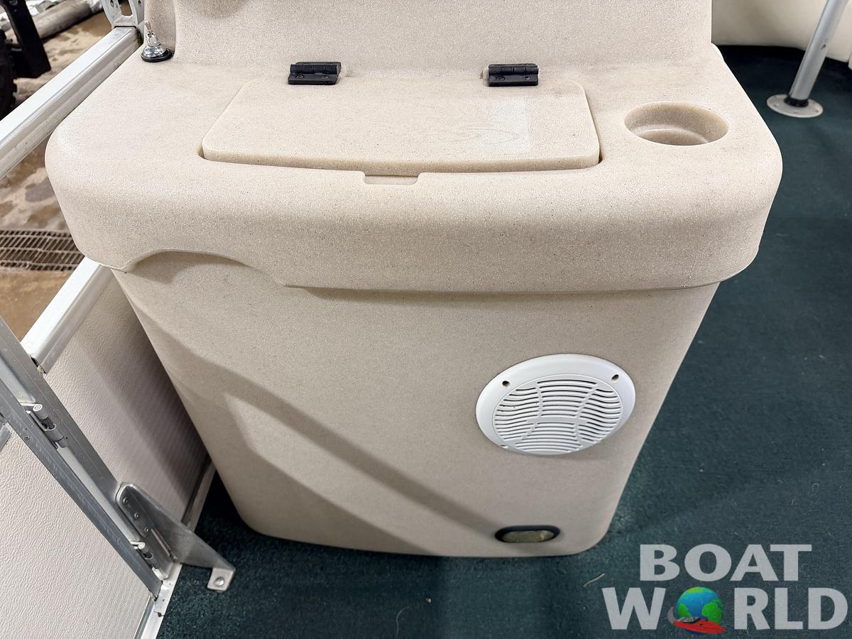 Used 2004 Premier 210 SunSation & 60HP Yamaha 4Stroke - $12,995