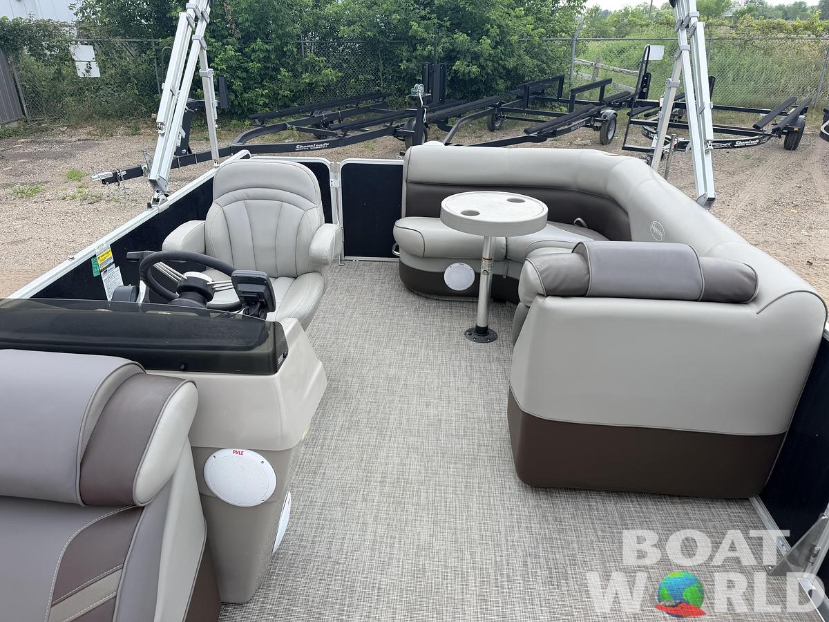 Used 2016 Premier 220 SunSpree & 50HP Honda 4Stroke -$24,995
