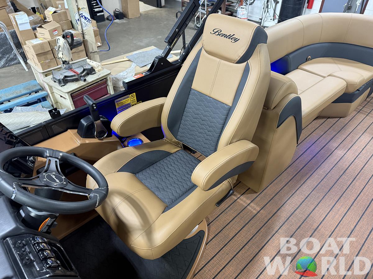 2026 Bentley Pontoons Elite 223 Admiral Quad Lounge Tritoon