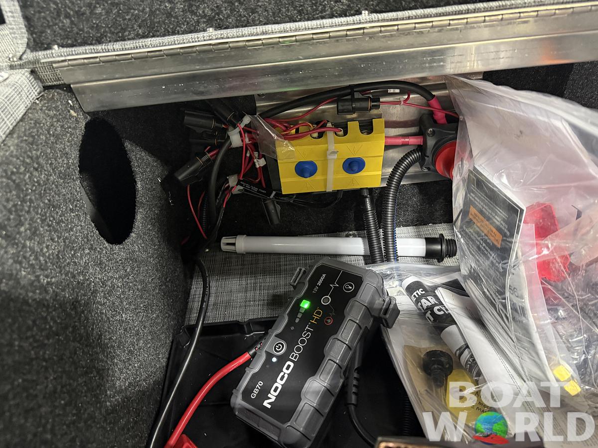 2024 Princecraft Ventura 224 Deckboat 