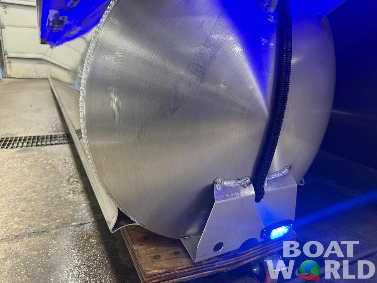 2026 Bentley Pontoons Elite 253 Admiral 350HP Quad Lounge Tritoon