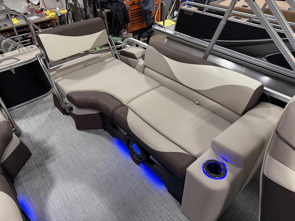 2025 Tahoe Pontoons LTZ 2385 Quad Lounge Shift SS Tritoon & Honda 4-Stroke EFI