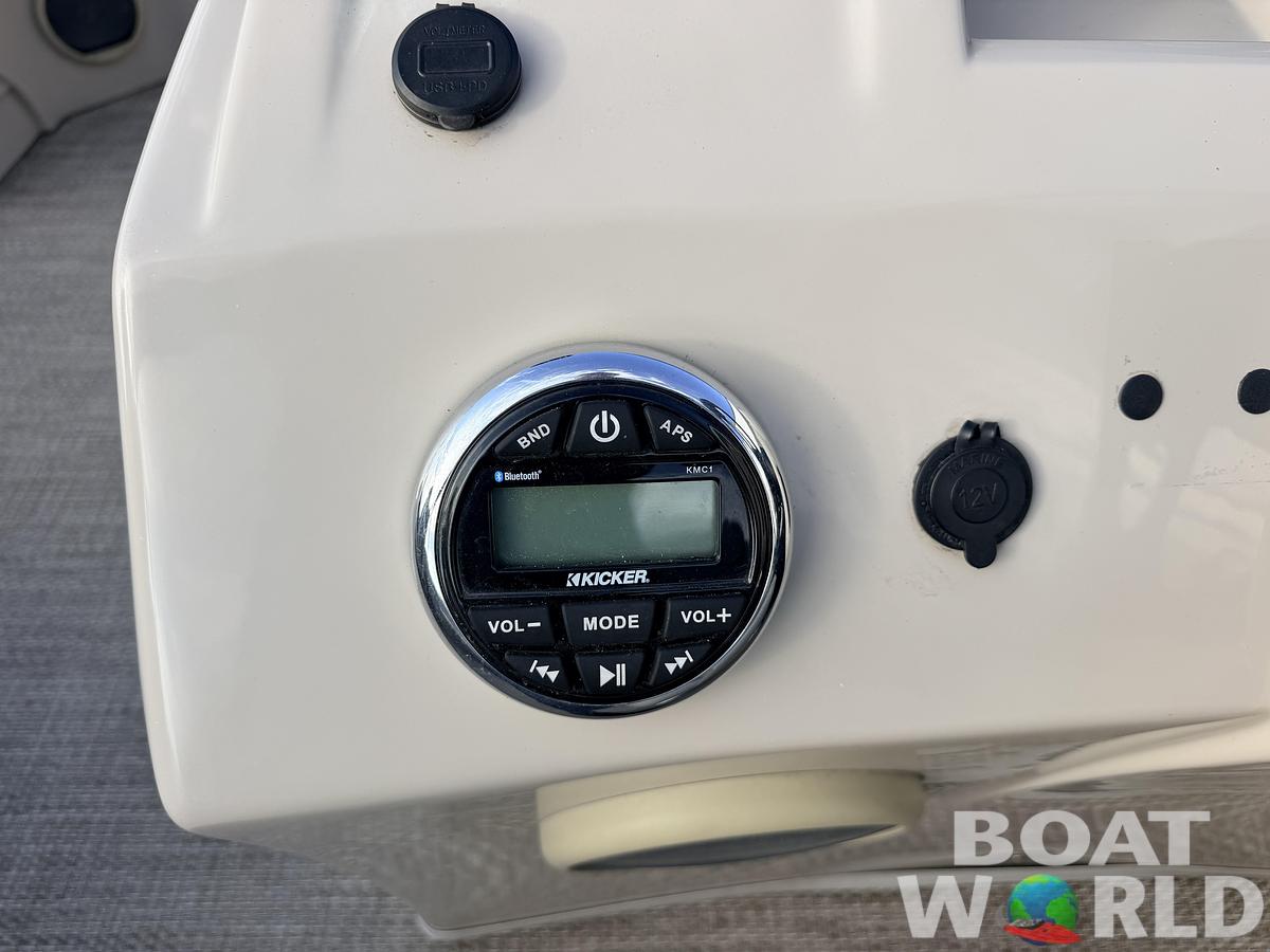 Used 2018 Bennington 20 SSRX & 50HP Yamaha 4 Stroke -$24,995