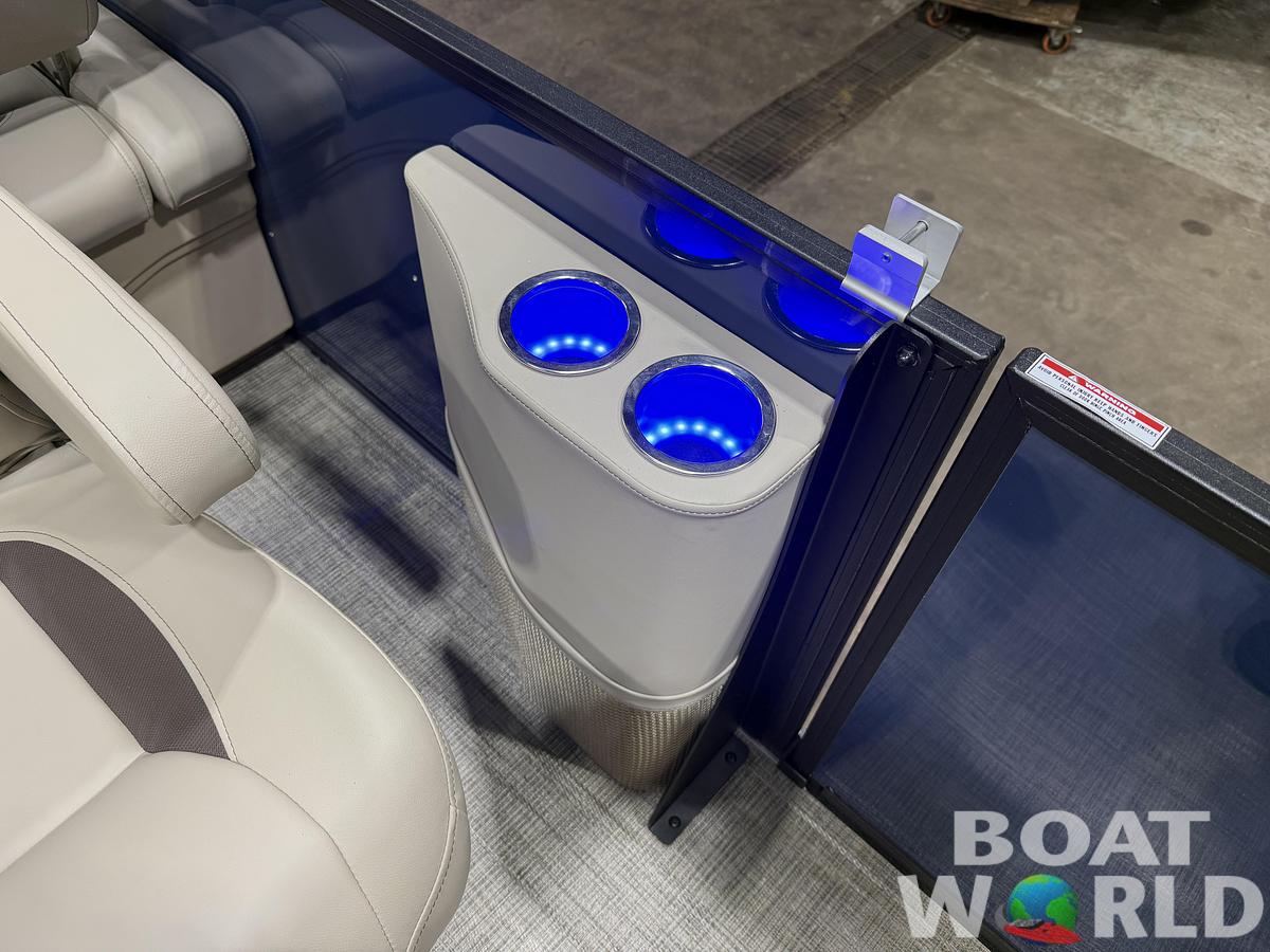 2026 Bentley Pontoons Legacy 220 QSB Swingback 