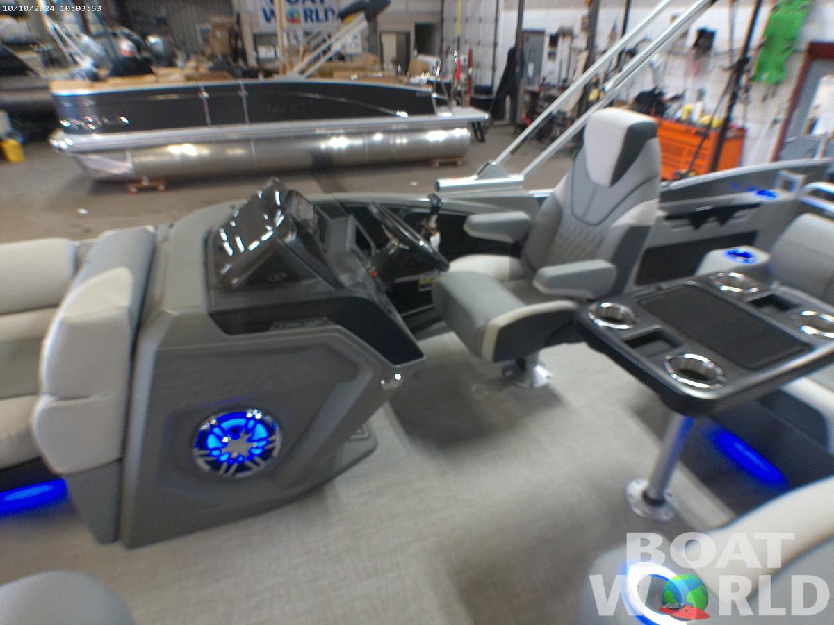 2025 Tahoe Pontoons Cascade 2385 Swingback (VRL) Tritoon & Honda 4-Stroke EFI