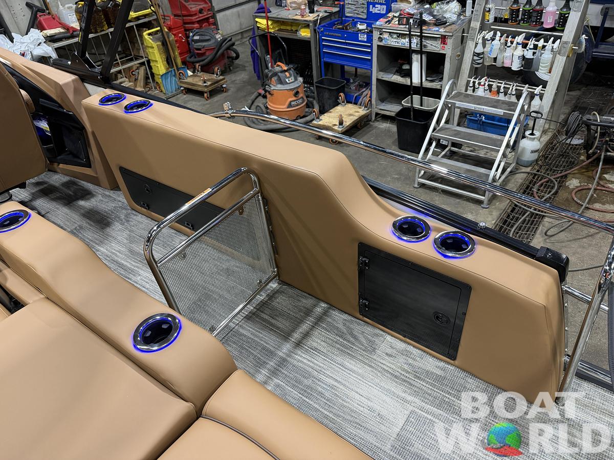 2026 Tahoe Pontoons Cascade 2385 Swingback (VRB) Tritoon 