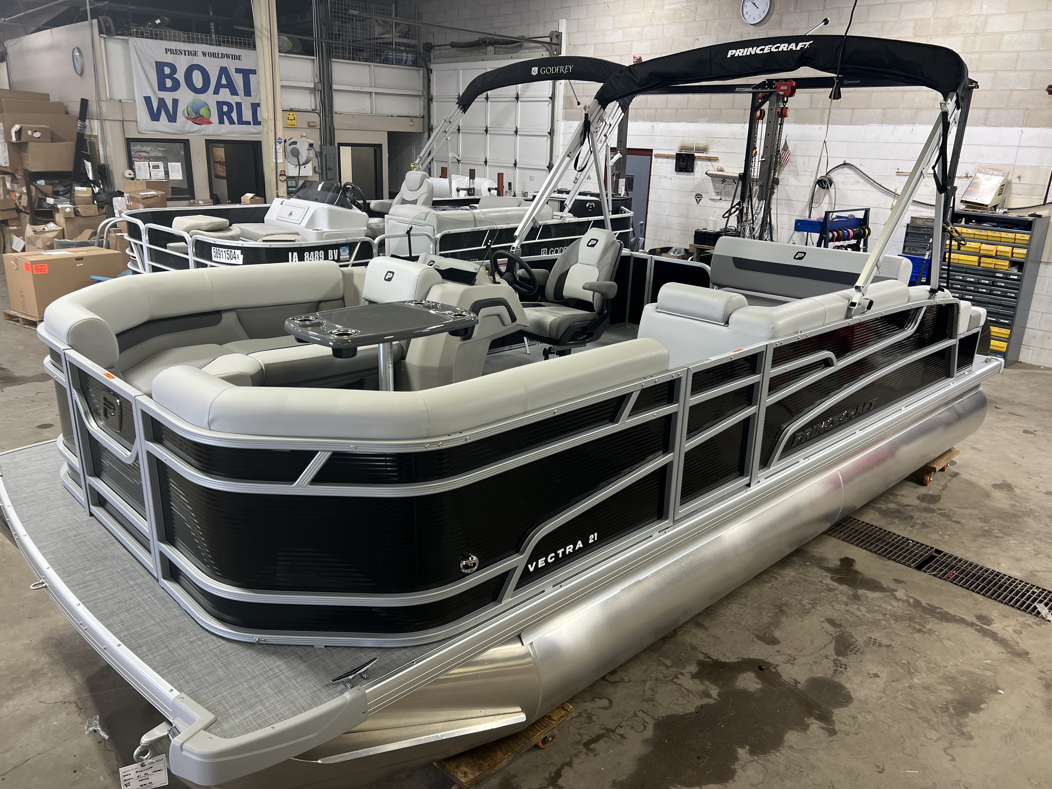 New 2026 Princecraft Vectra 21 RL Swingback Lounge Pontoon