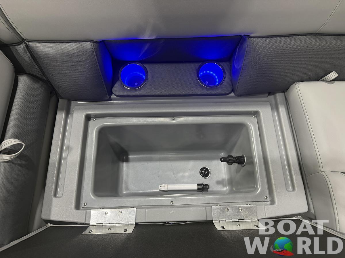 2026 Bentley Pontoons Legacy 220 Swingback 