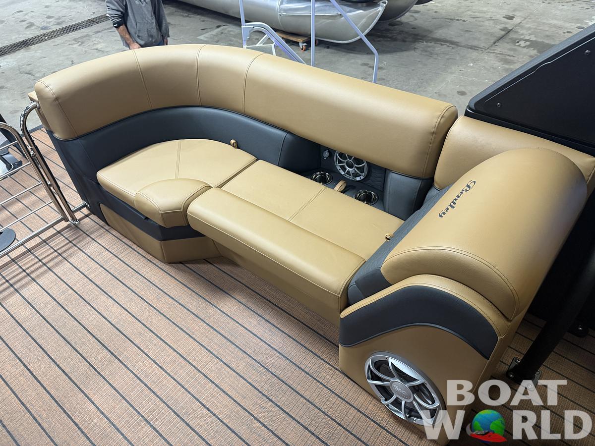 2026 Bentley Pontoons Elite 253 Admiral Quad Lounge Tritoon & 4-Stroke EFI