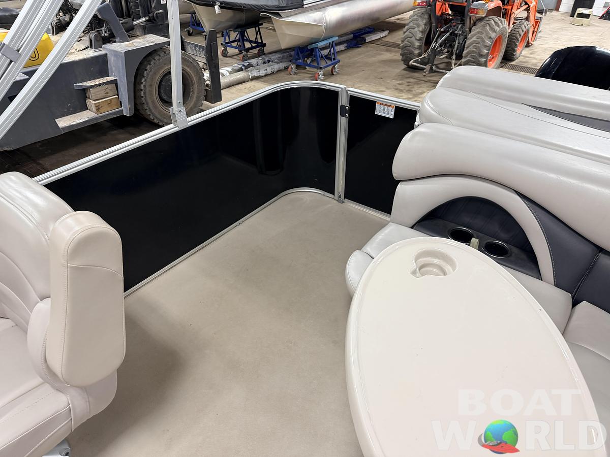 Used 2015 Sylvan Mirage 820 & 90HP Mercury 4Stroke - $21,995