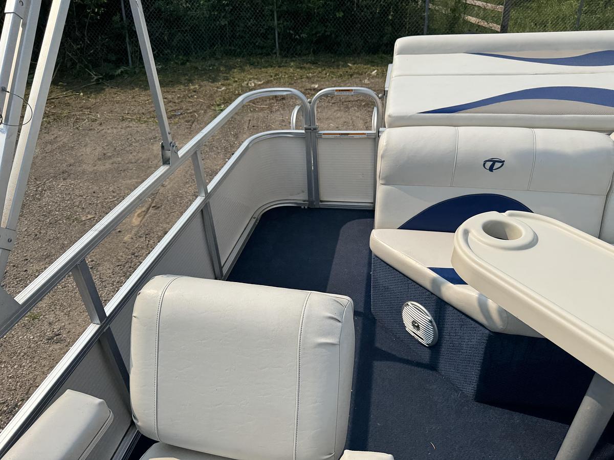 Used 2008 Tahoe Pontoons 24 Bow Fish Pontoon