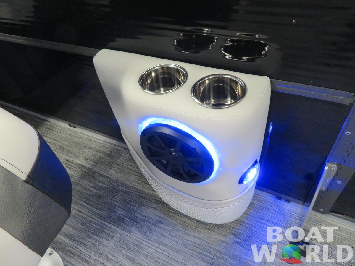 2024 Montego Bay 8524 Swingback Deluxe Pontoon & Honda 4-Stroke EFI