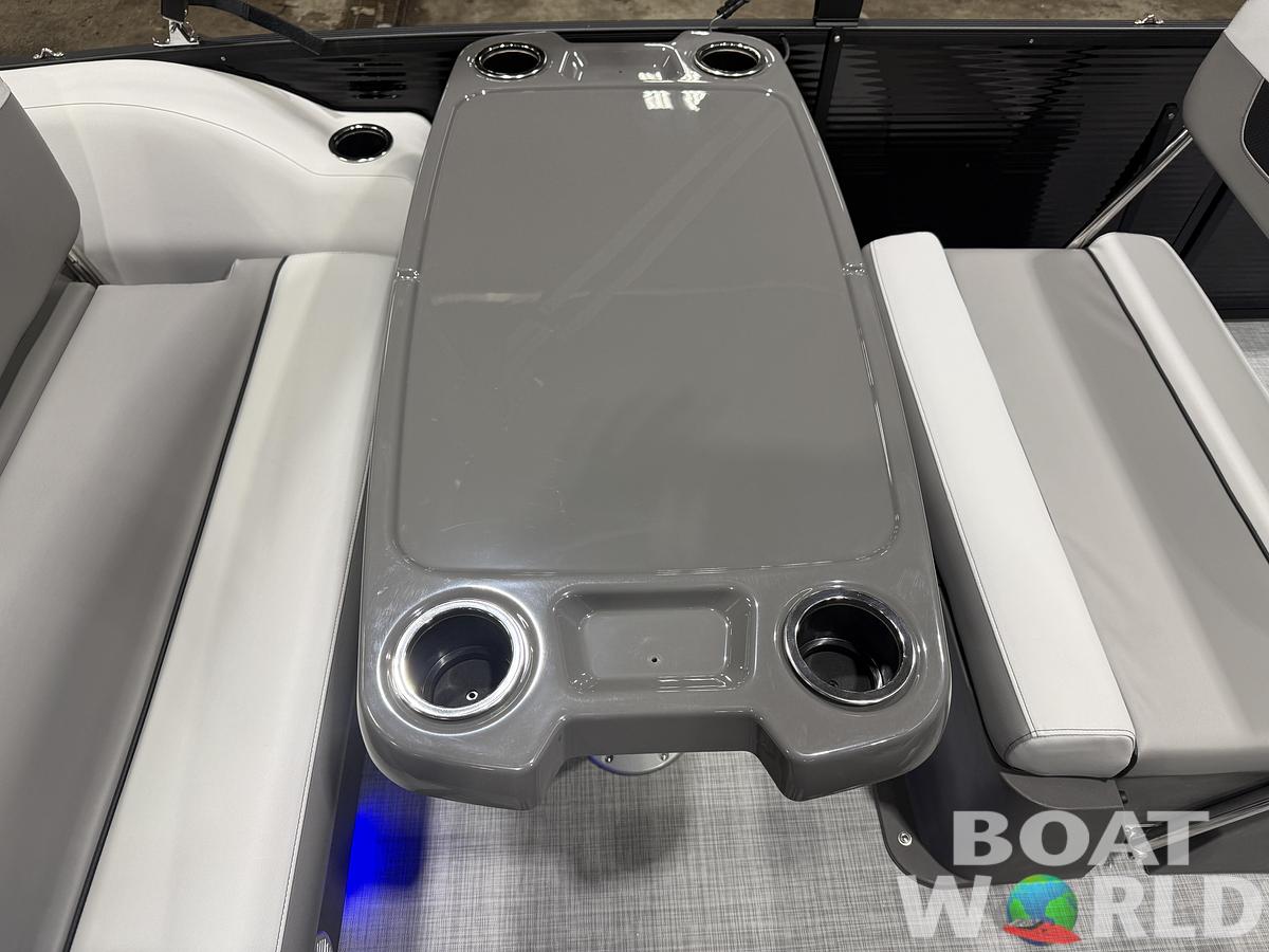 2026 Princecraft Vectra 23 RL Dinette Swingback Pontoon 