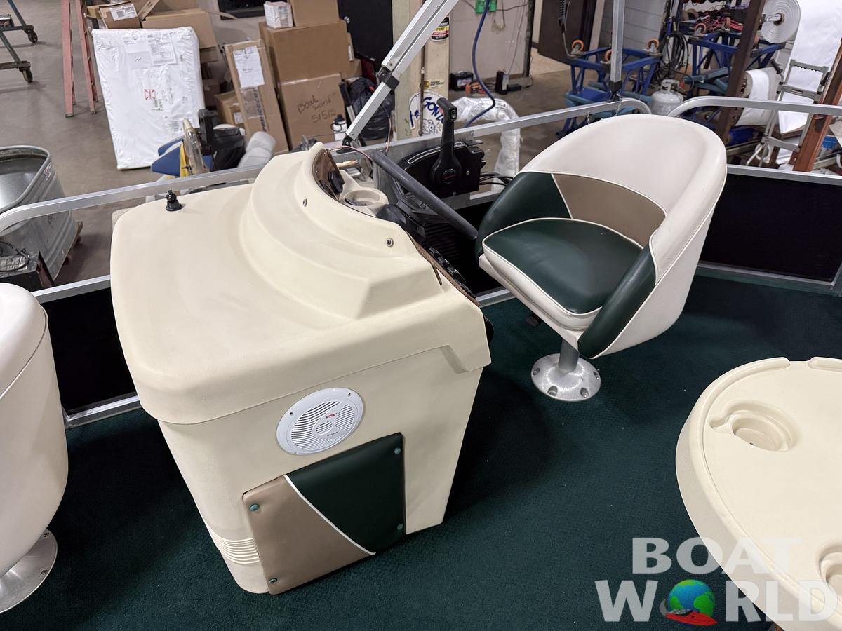 Used 2005 Leisure Island 2021 & 40HP