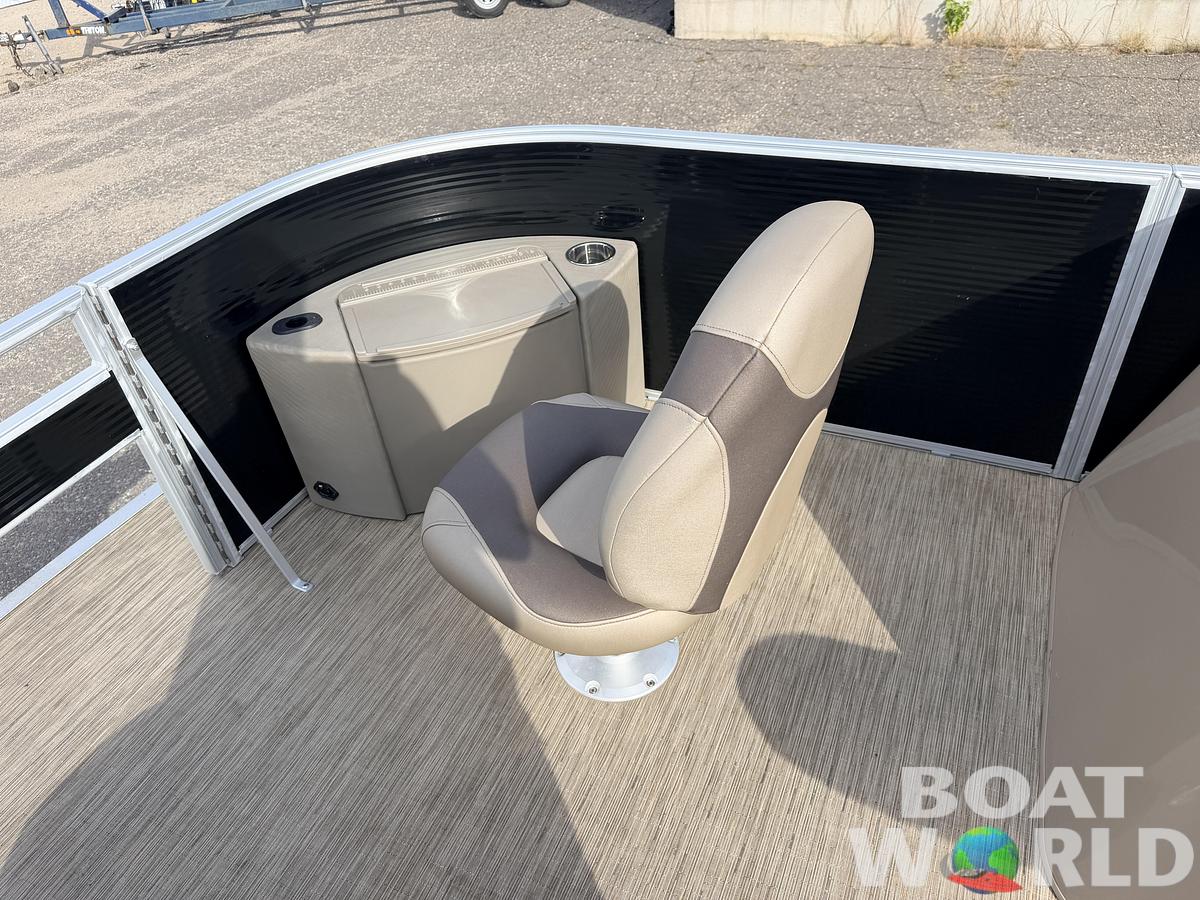 Used 2023 Bennington S20 F & 70HP Suzuki 4Stroke -$27,995