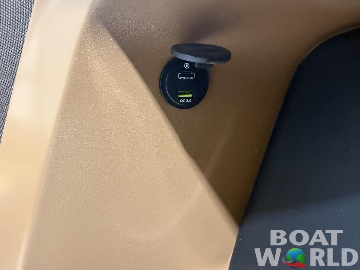 2026 Tahoe Pontoons LTZ 2185 Cruise Rear Bench (CRB) 