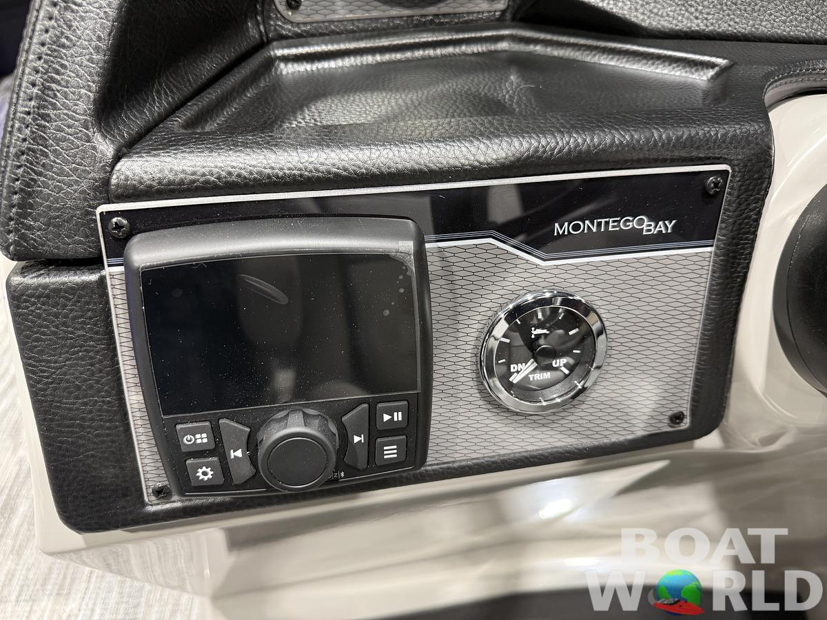 2026 Montego Bay 8522 Swingback Deluxe Pontoon