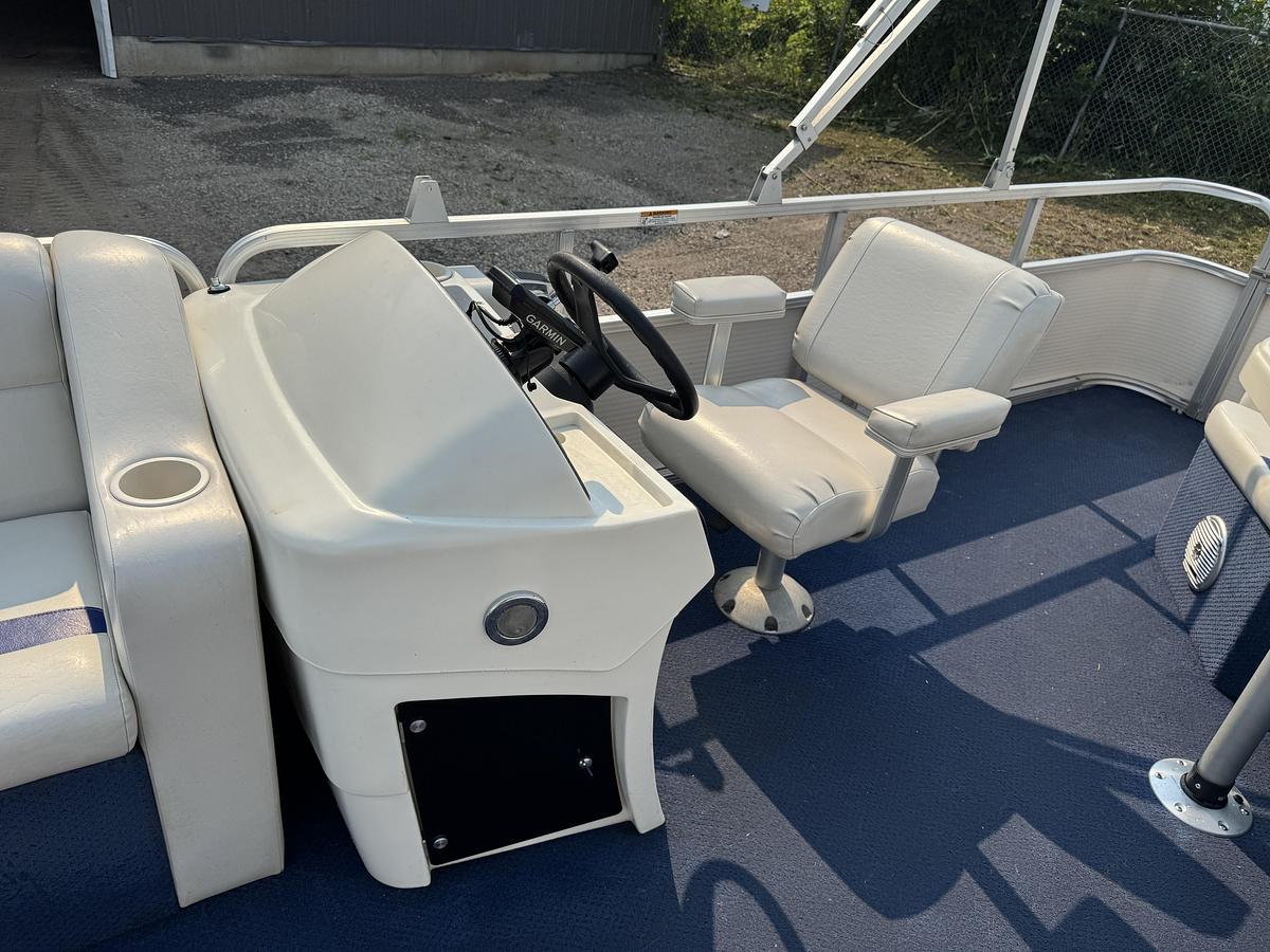 Used 2008 Tahoe Pontoons 24 Bow Fish Pontoon
