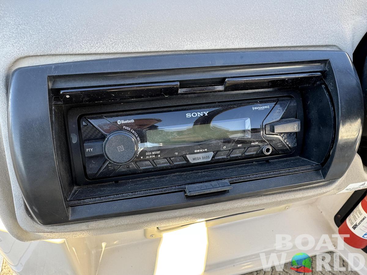 Used 2003 Premier 230 Grand Majestic Tri-toon Pontoon & 200HP Honda 4-Stroke EFI