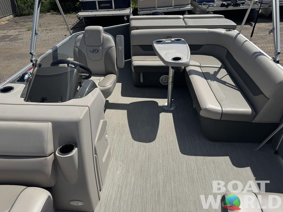 Used 2020 Princecraft Vectra 19 Pontoon