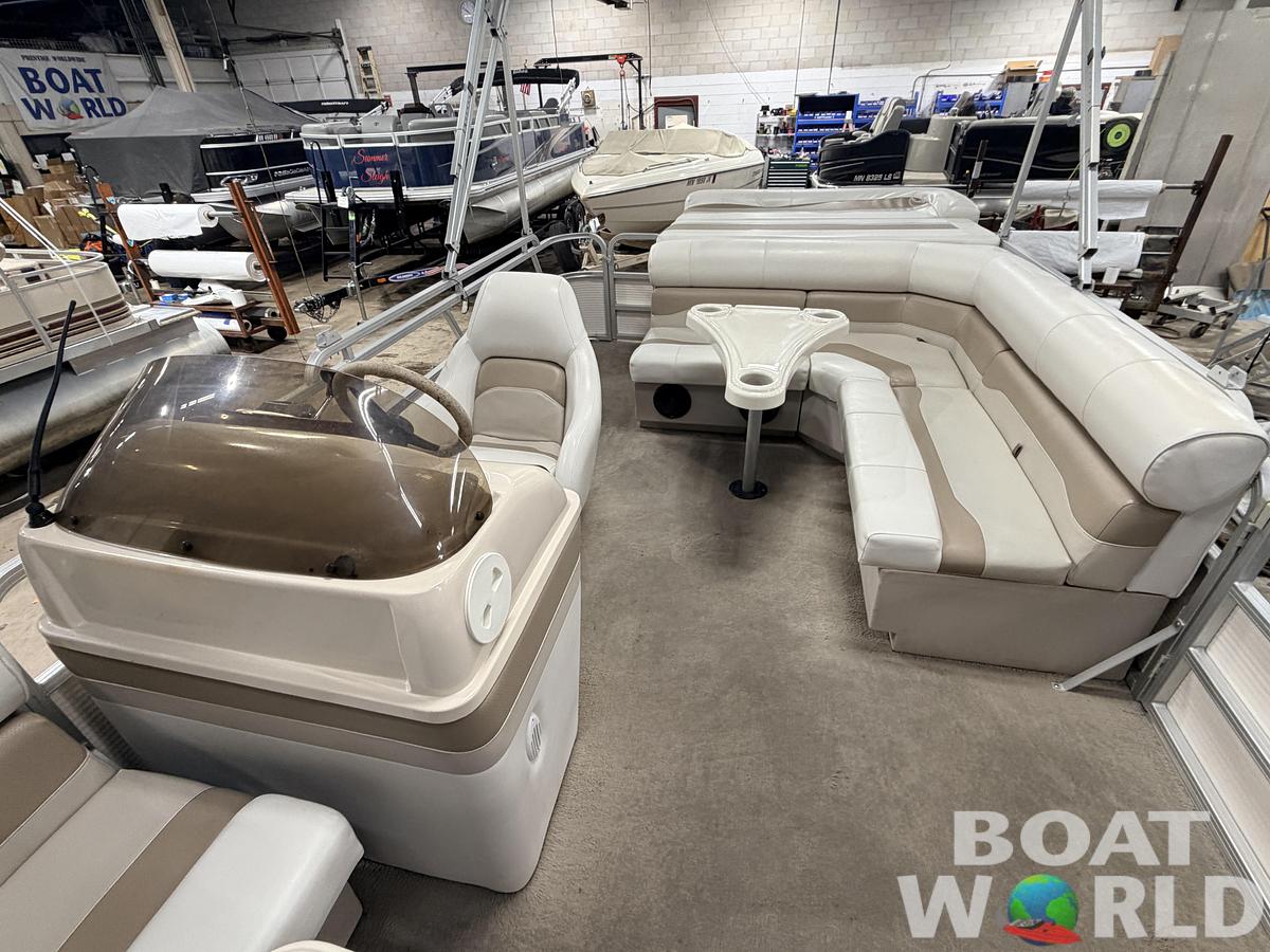 Used 2004 Northwood 2023 Reitta & 40HP Mercury 4Stroke -$