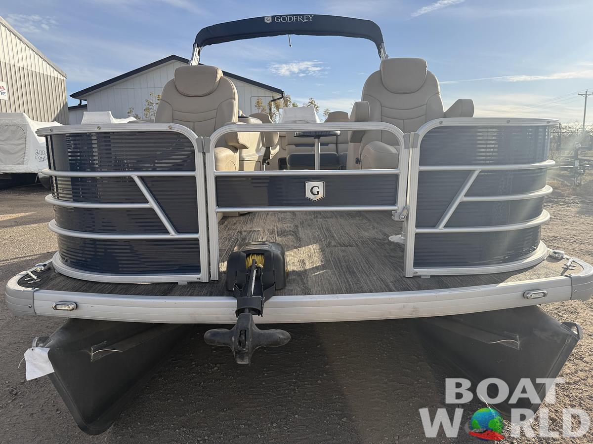 Used 2022 Sweetwater 21' Quad Fish Pontoon