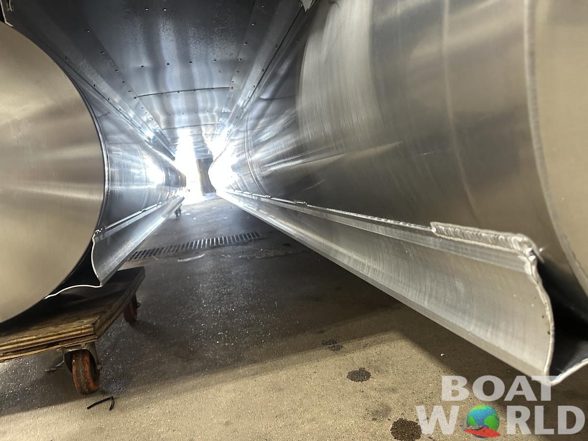 2025 Tahoe Pontoons LTZ 2385 Swingback (VRB) Windshield Tritoon & Honda 4-Stroke EFI