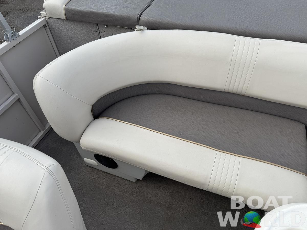 Used 1999 Crestliner 2485 LSI