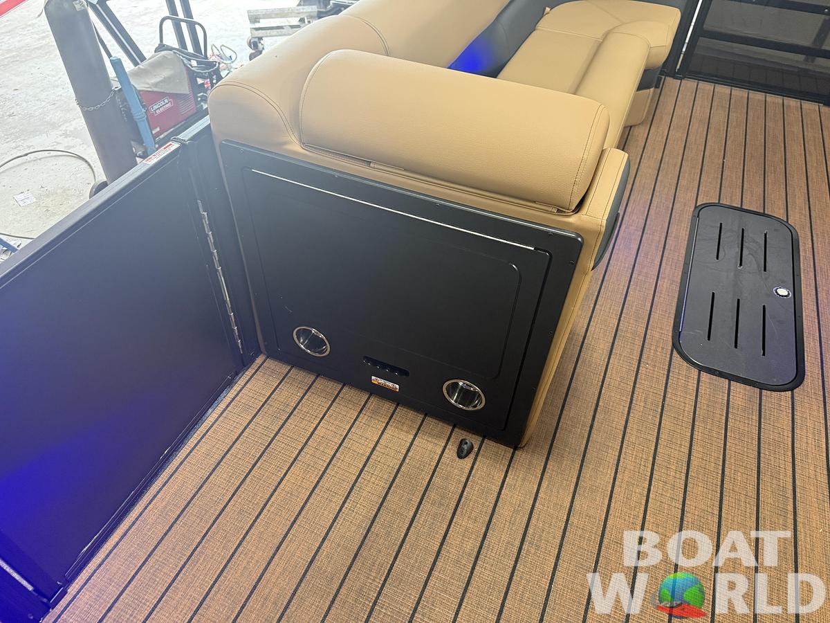 2027 Bentley 300HP Elite 253 Swingback Tritoon $79,995