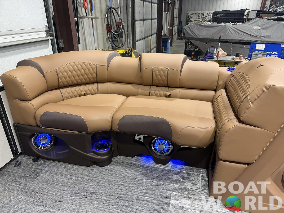 2026 Tahoe Pontoons Cascade 2385 Swingback (VRB) Tritoon 