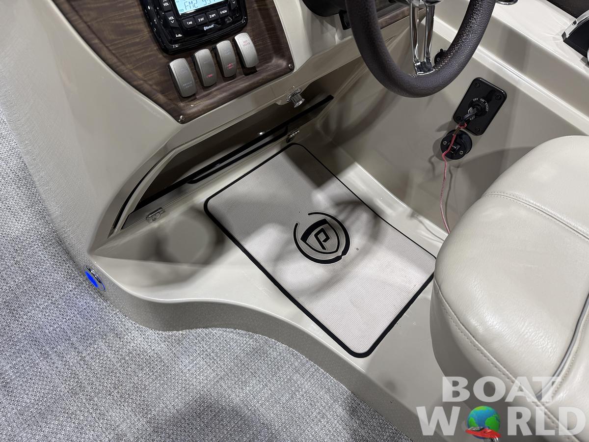 Used 2016 Premier 220 Castaway