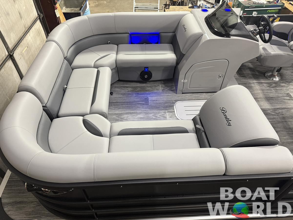 2026 Bentley Pontoons Legacy 223 Navigator Quad Lounge Tritoon 