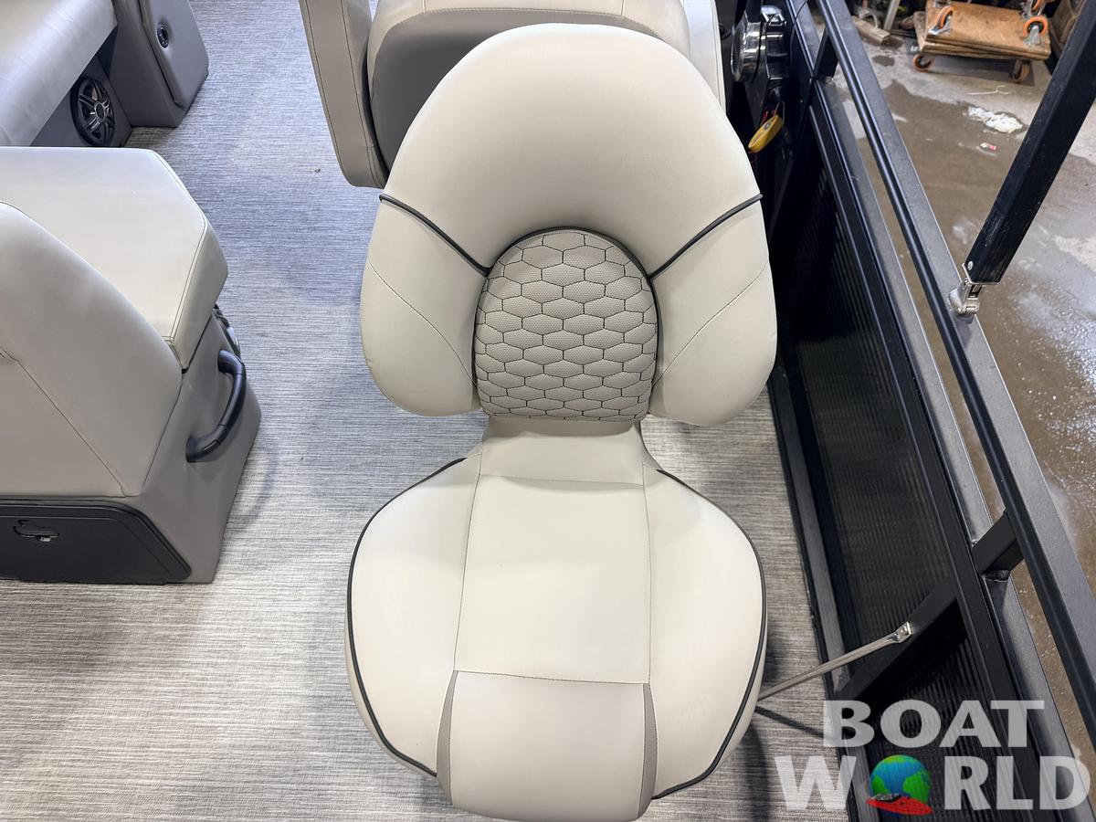 Used 2023 Apex Marine Qwest L818 Fish &60HP Honda 4Stroke -$27.995