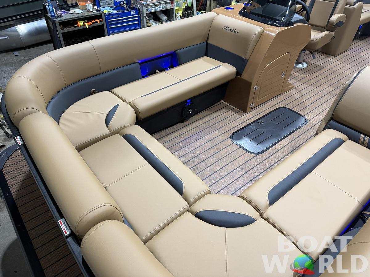 2026 Bentley 300HP Legacy 243 Navigator Tritoon $68995