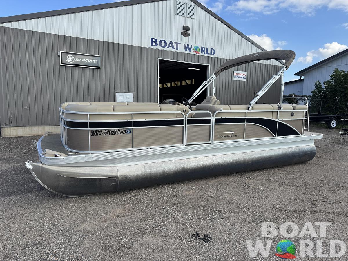Used 2014 Bennington 22 SLX Pontoon