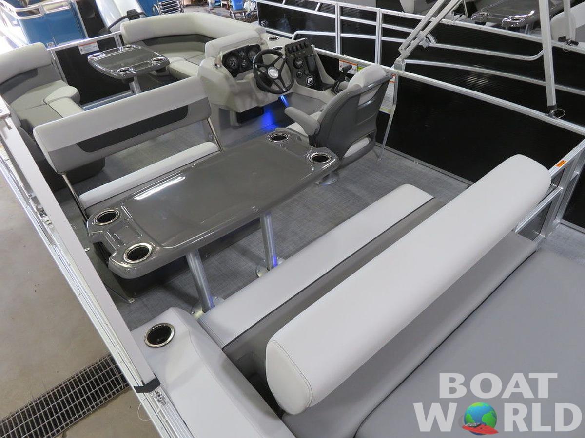 2025 Princecraft Vectra 21 RL Dinette Swingback Pontoon & Mercury 4-Stroke EFI