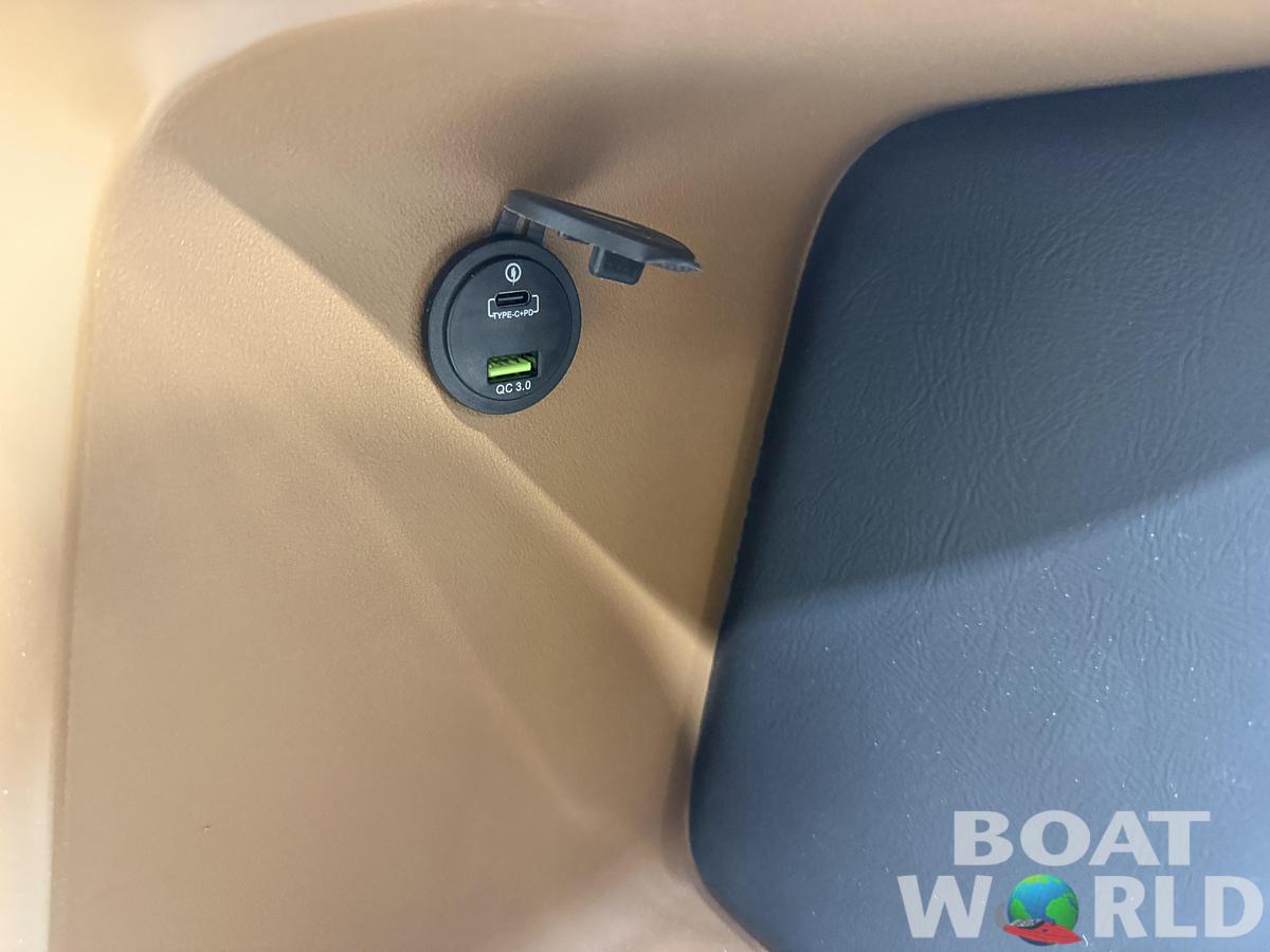 2025 Tahoe Pontoons LTZ 2385 Cruise Rear Bench (CRB) 