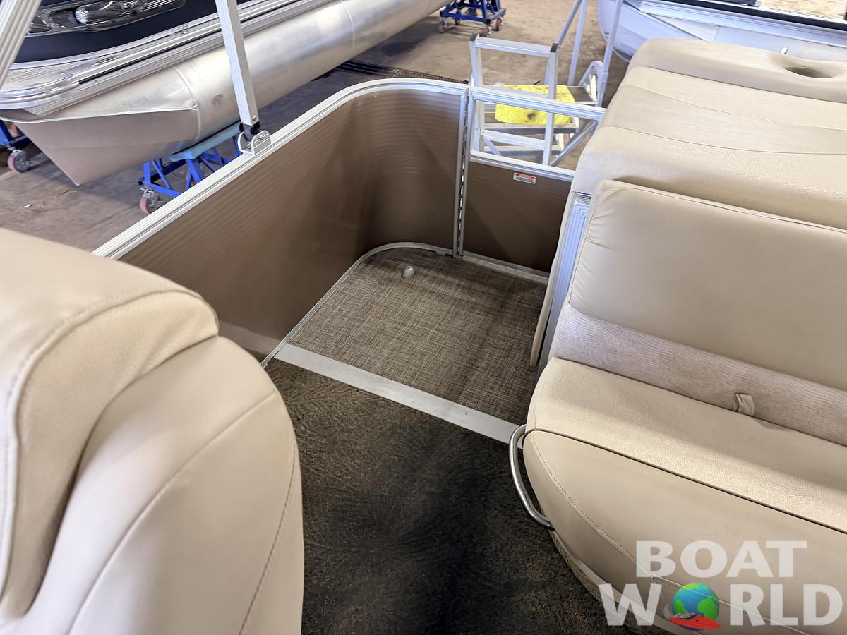 Used 2014 Bennington 2375RL & 70HP Yamaha 4Stroke - $21,995