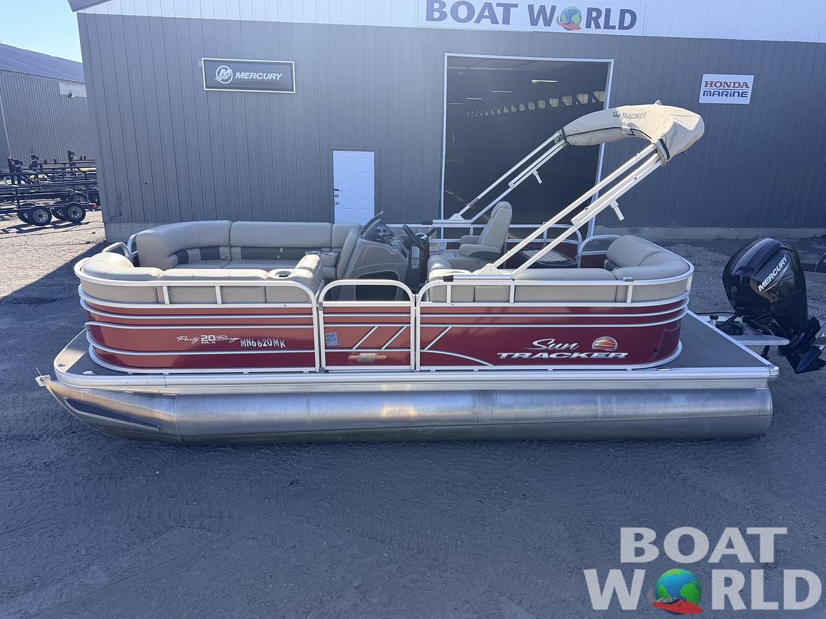 Used 2023 Sun Tracker Party Barge 20 DLX & 90HP Mercury 4Stroke -$27,995