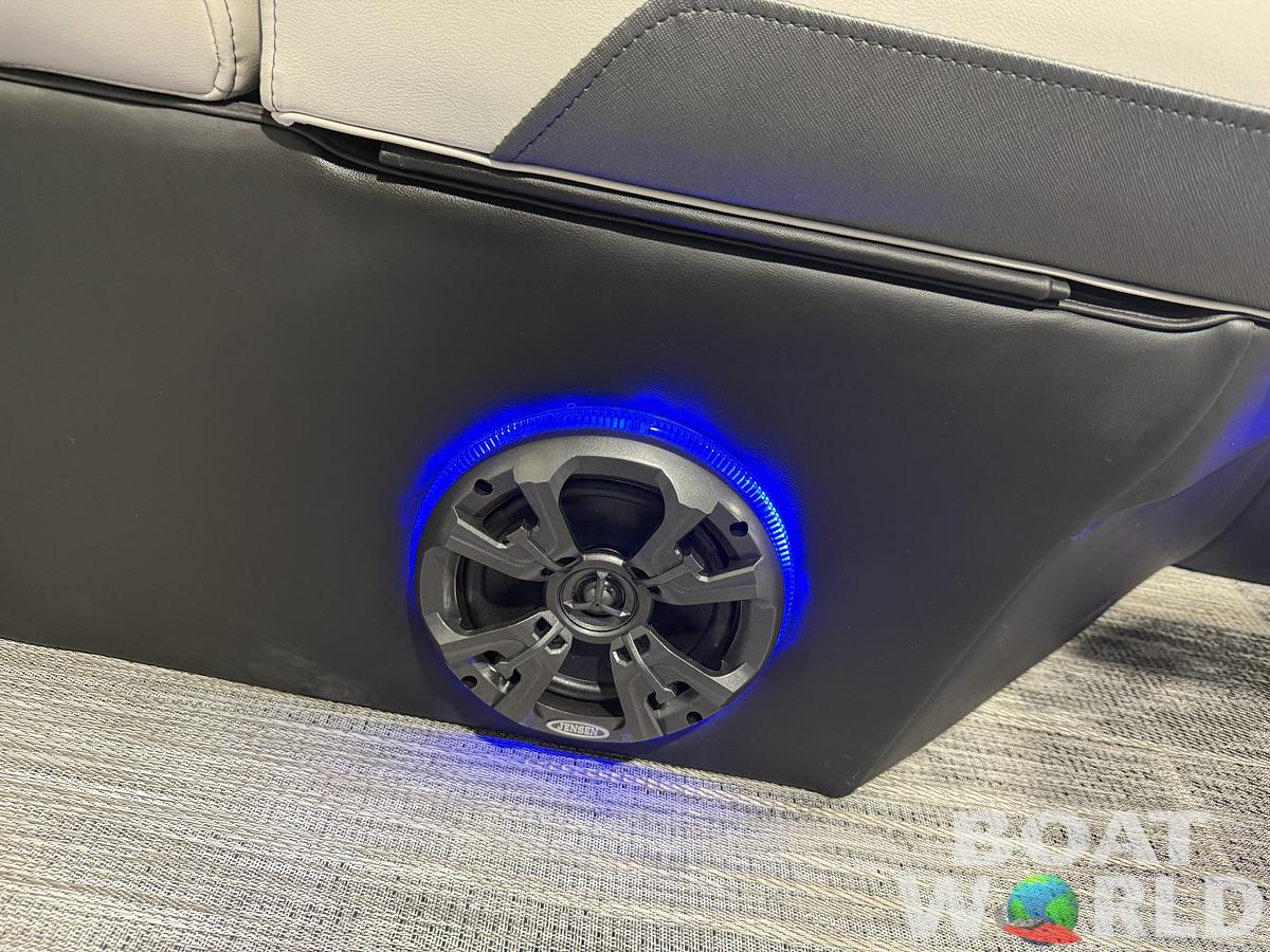 2026 Montego Bay 8522 Swingback Deluxe Pontoon