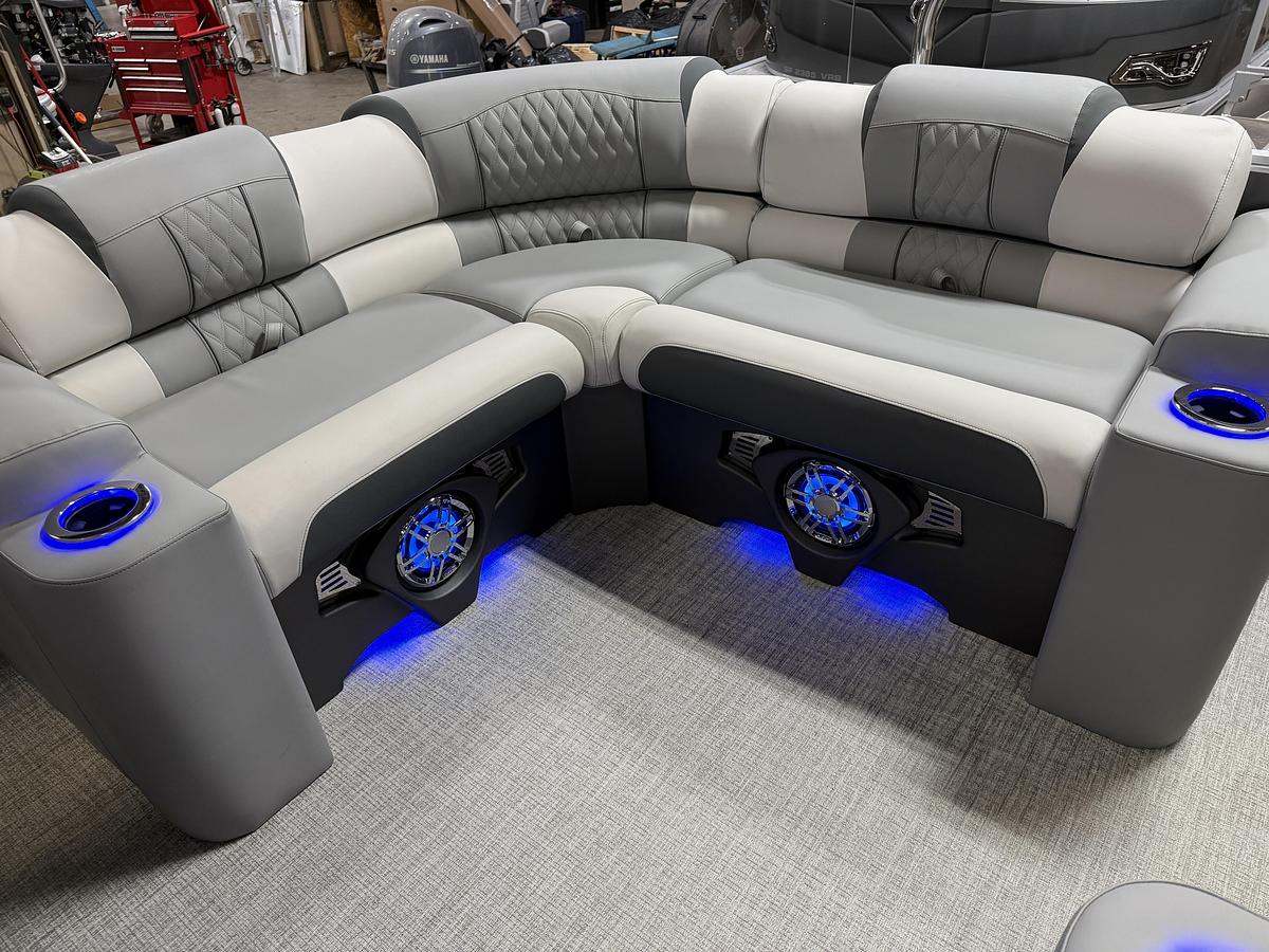 2025 Tahoe Pontoons Cascade 2385 Elite Tritoon & Honda 225HP 4-Stroke EFI