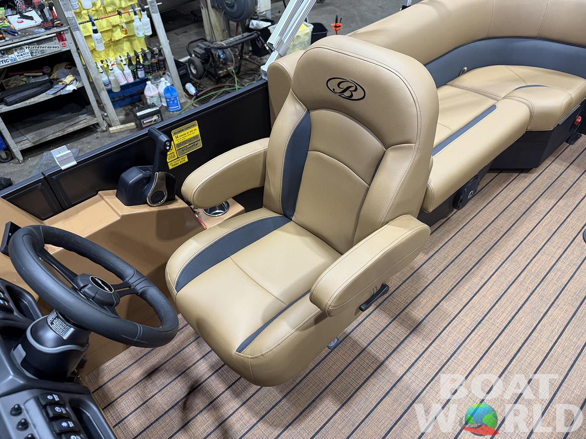 2026 Bentley Legacy 200 Navigator Quad Lounge $34995