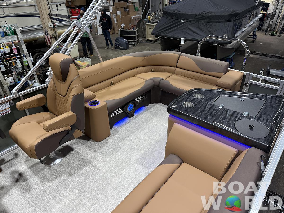 2026 Tahoe Pontoons LTZ 2385 Elite Windshield Tritoon 