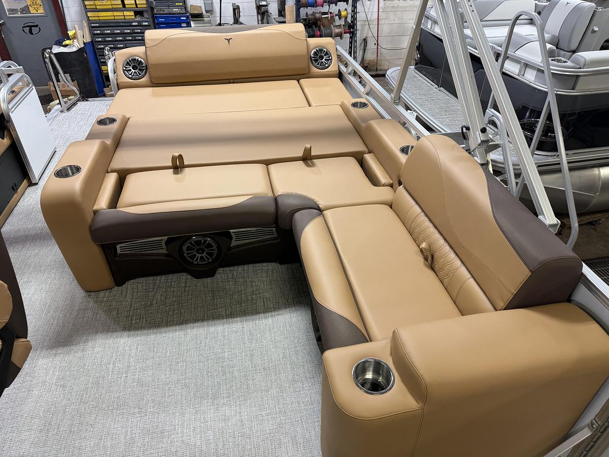 2025 Tahoe Pontoons LTZ 2385 Swingback (VRL) & Honda 4-Stroke EFI