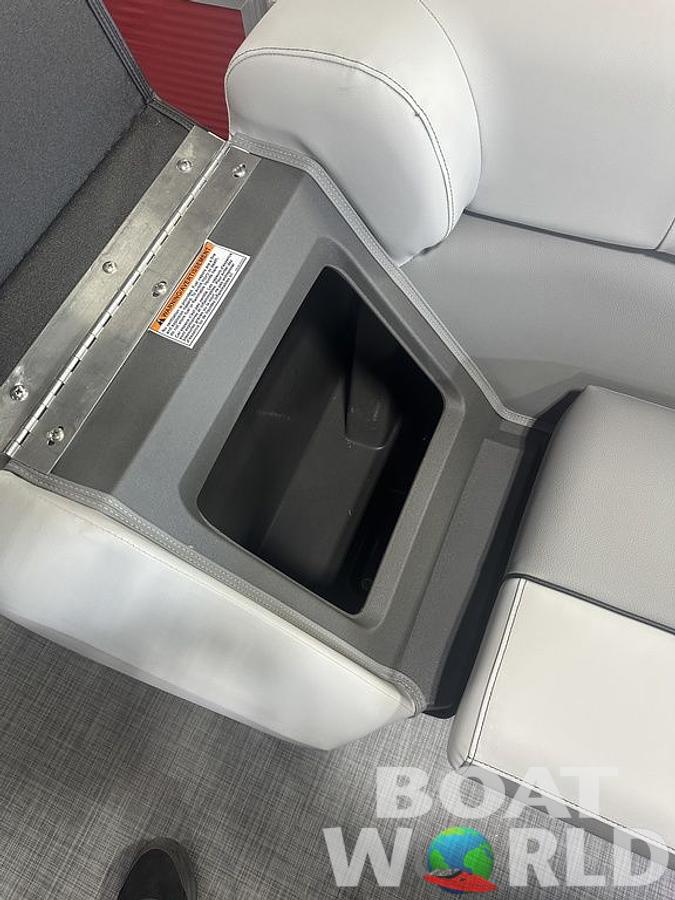 2025 Princecraft Vectra 23 RL SS Swingback Pontoon & Mercury 4-Stroke EFI