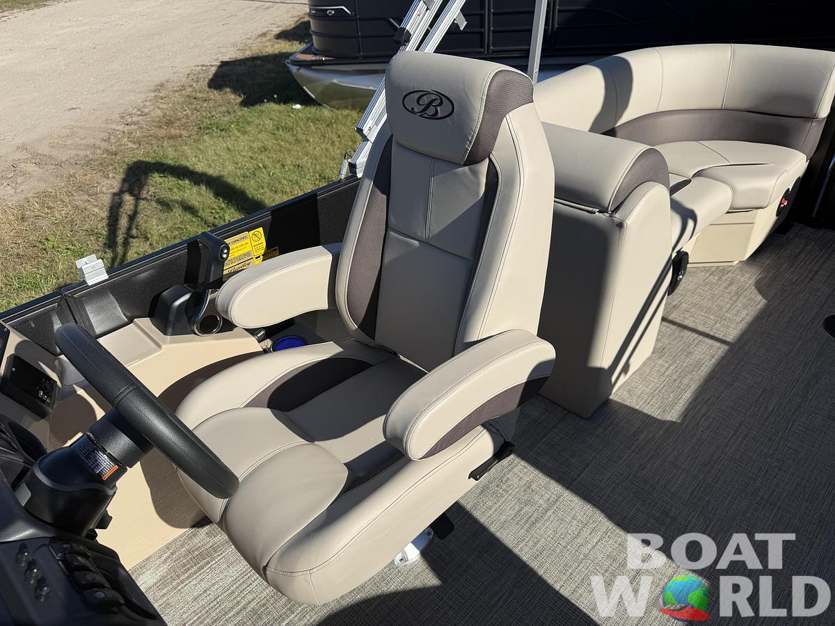 2026 Bentley Pontoons Legacy 220 Navigator DL Quad Lounge