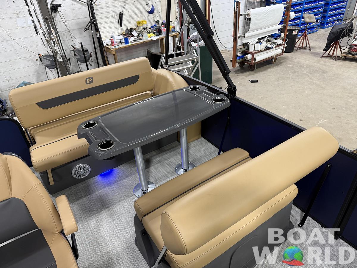 2027 Princecraft Vectra 21 RL Swingback Dinette $35495