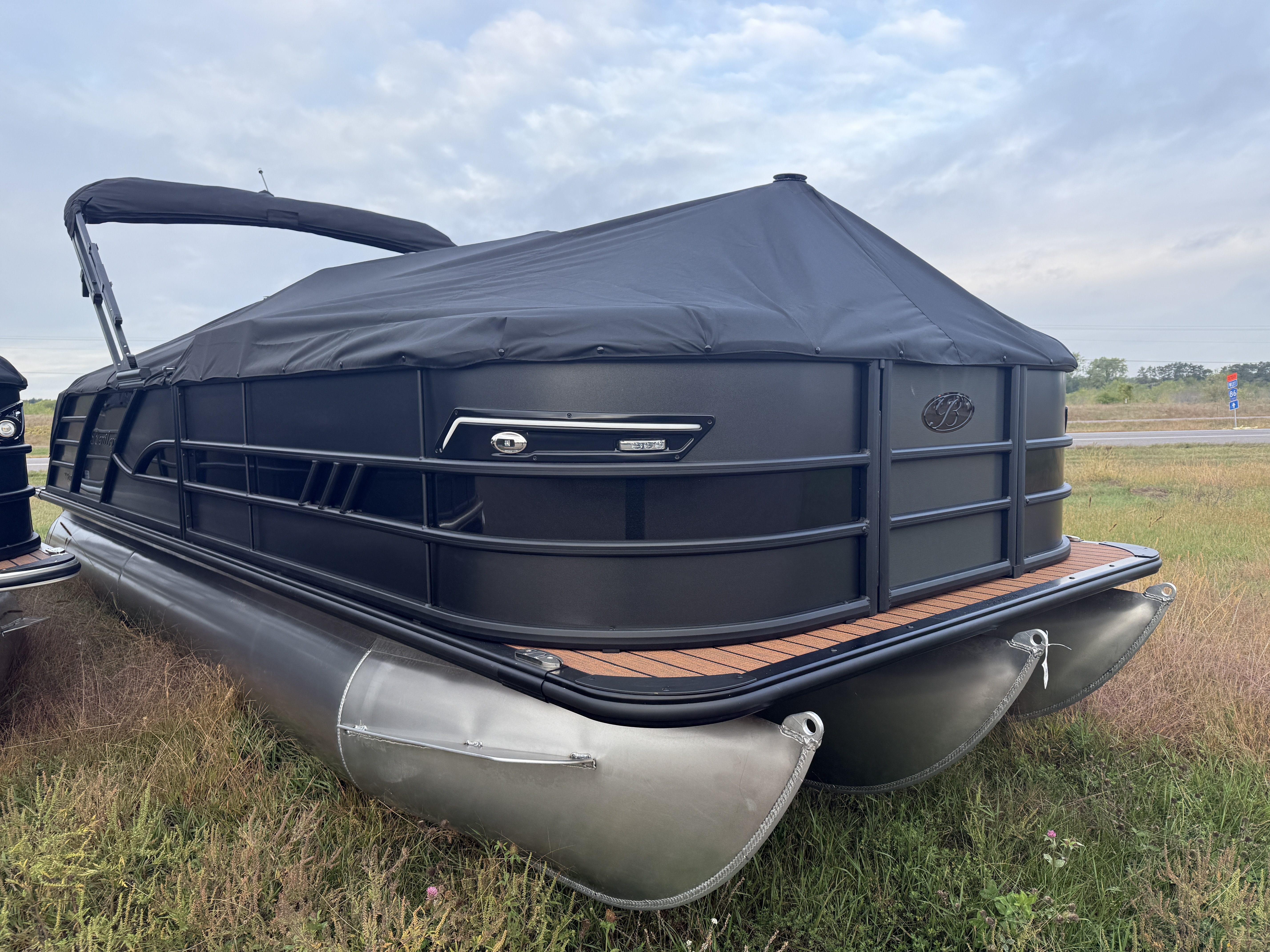 2027 Bentley Pontoons Elite 223 Admiral Quad Lounge Tritoon $63995
