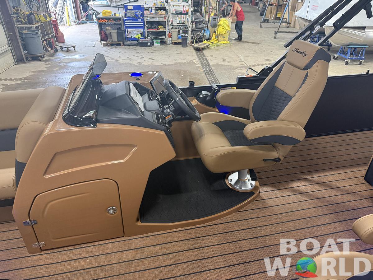 2027 Bentley 300HP Elite 253 Swingback Tritoon $79,995